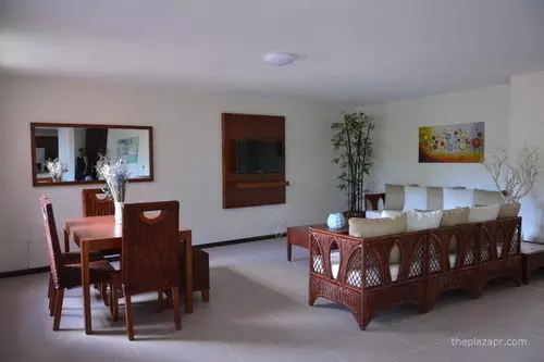 هتل The Plaza Suites