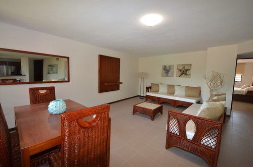 هتل The Plaza Suites