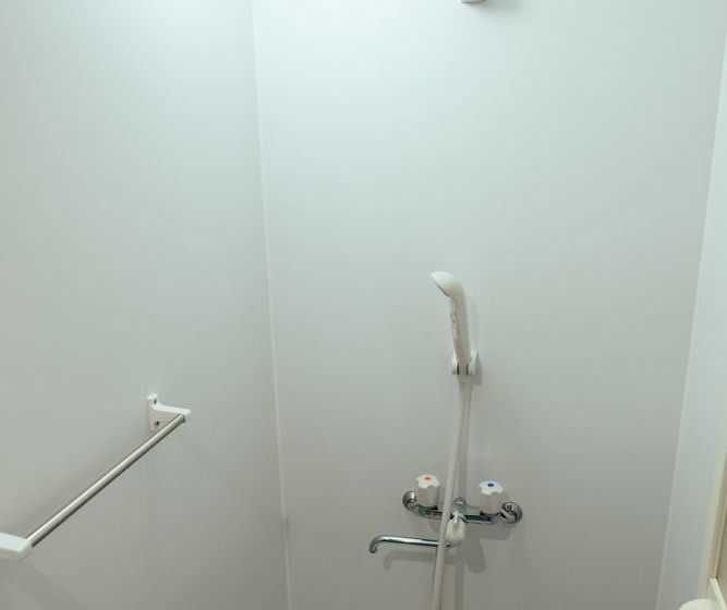 Igloo Dorm & Breakfast  Hostel