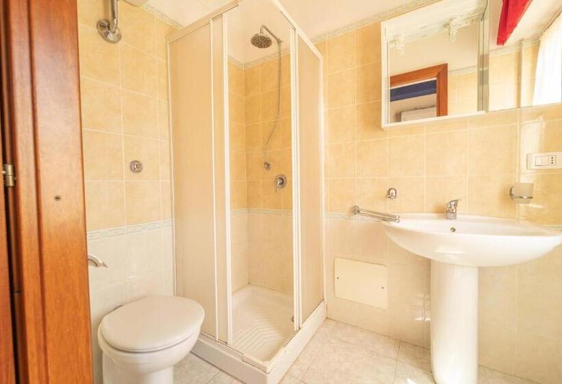 פנסיון L Aragosta