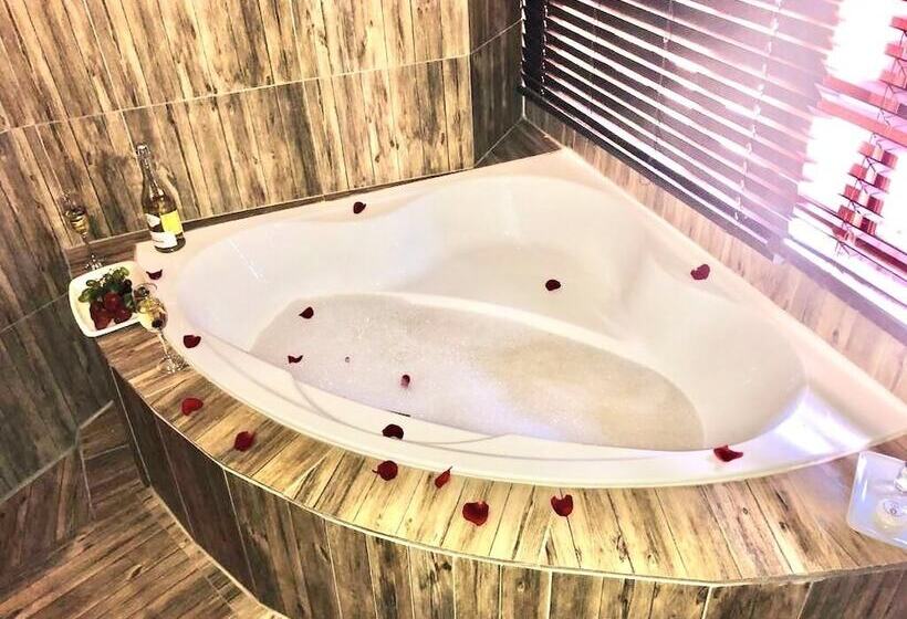 بنسيون The Catwalk Lodge