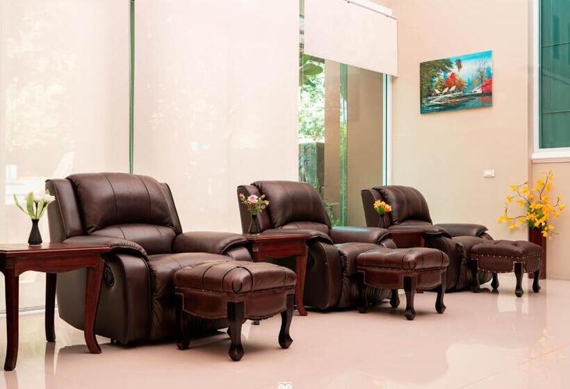 Victoria Cliff Hotel & Resort, Kawthaung