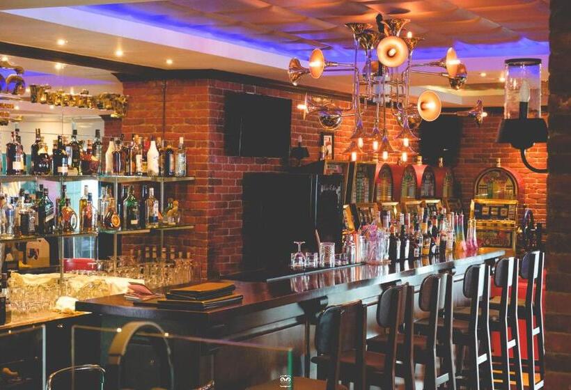 Victoria Cliff Hotel & Resort, Kawthaung