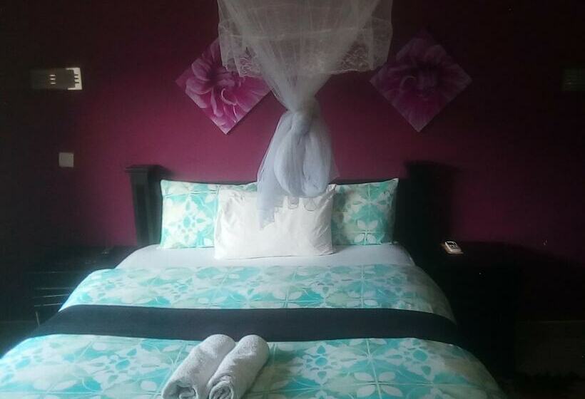 هتل Royal Olympia Lodges And Safaris Livingstone