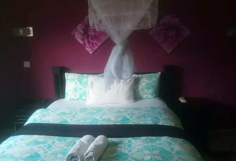 هتل Royal Olympia Lodges And Safaris Livingstone