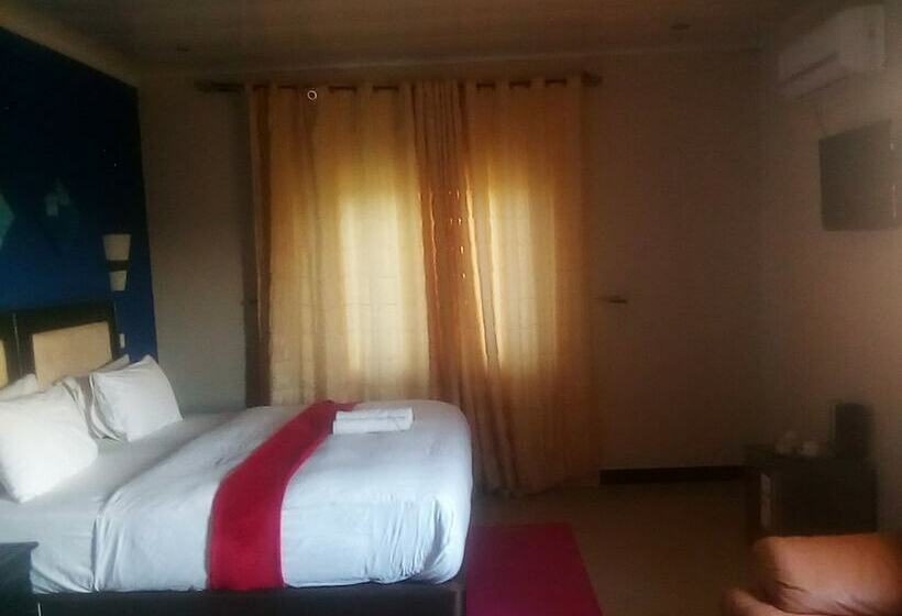 هتل Royal Olympia Lodges And Safaris Livingstone
