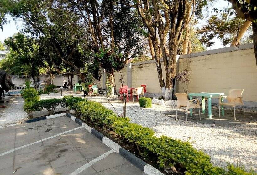 هتل Royal Olympia Lodges And Safaris Livingstone