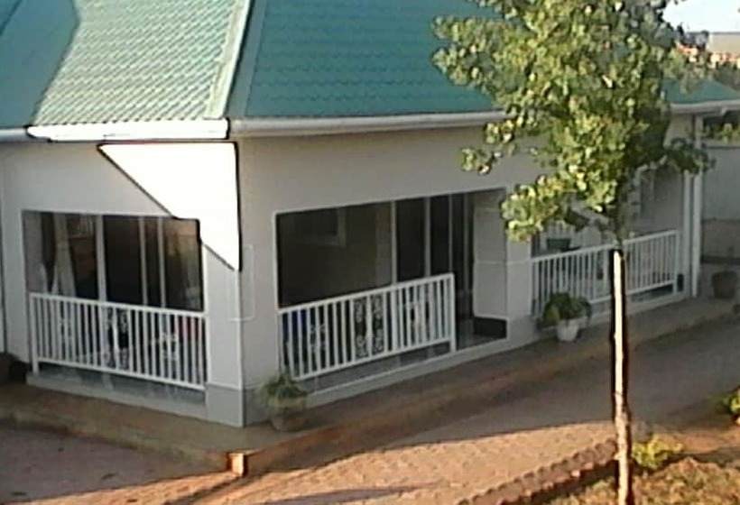 هتل Royal Olympia Lodges And Safaris Livingstone