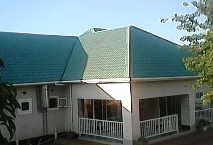 هتل Royal Olympia Lodges And Safaris Livingstone