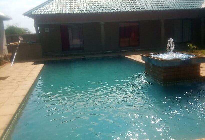 هتل Royal Olympia Lodges And Safaris Livingstone