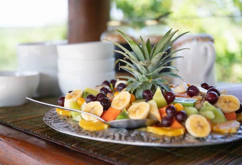 ホテル Sausage Tree Safari Camp