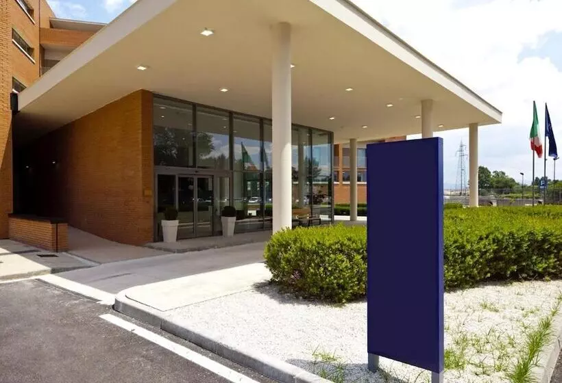 Inn Naples Airport
