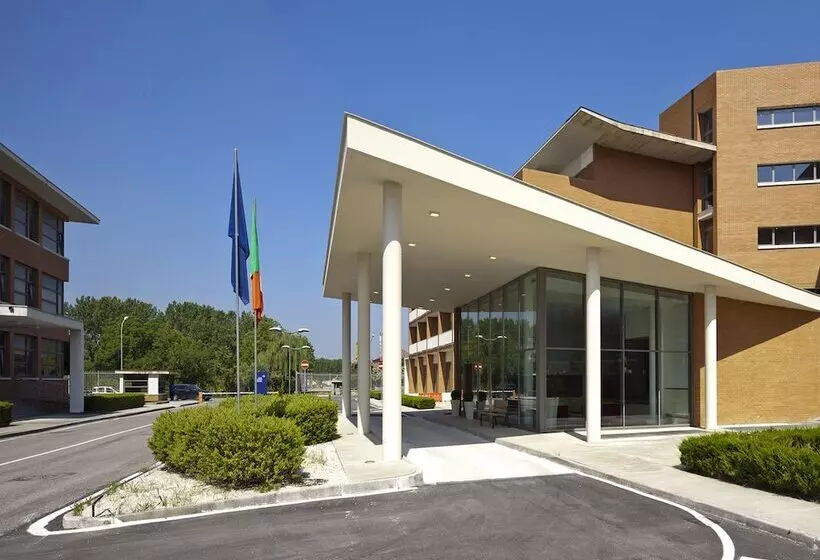 Inn Naples Airport