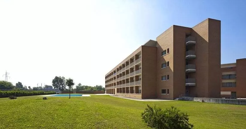 Inn Naples Airport