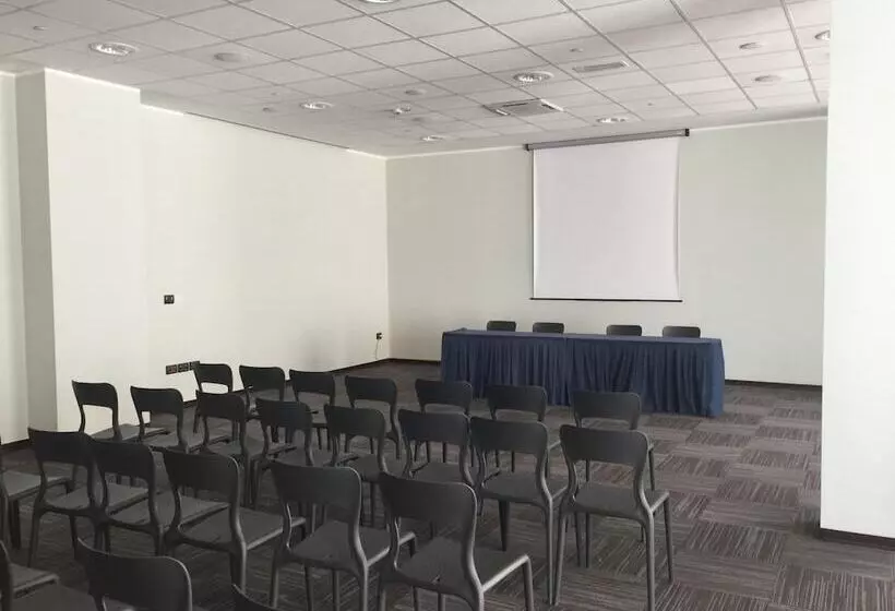 Inn Naples Airport