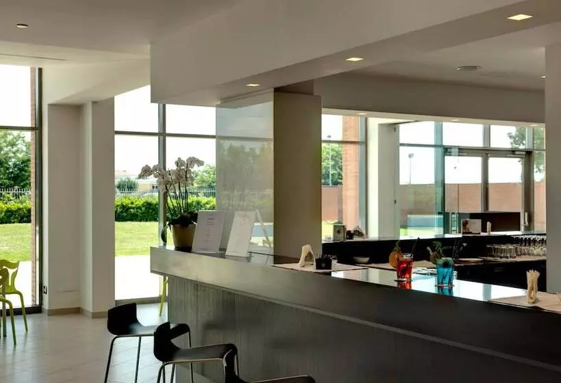 Inn Naples Airport
