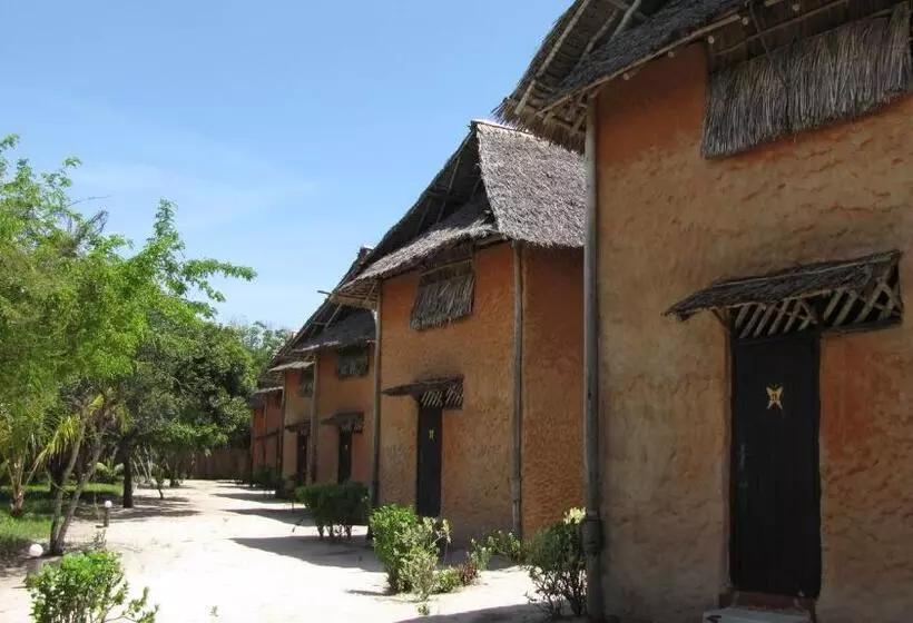 Kipepeo Beach And Village