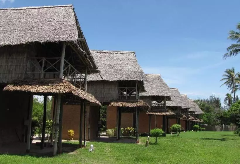Kipepeo Beach And Village
