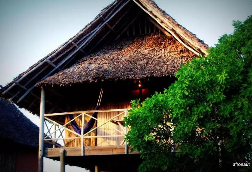 Kipepeo Beach And Village