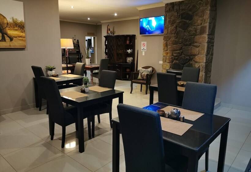 بنسيون Aerotropolis Guest Lodge