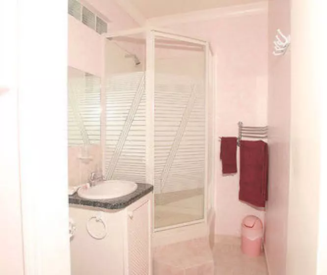 پانسیون Palm Paradise Guest House And Apartments