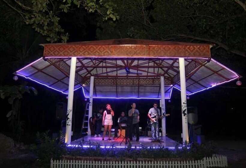 Pension (Hôtel basse catégorie) Santander Pebble Beach Resort