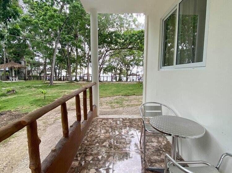 Pension (Hôtel basse catégorie) Santander Pebble Beach Resort