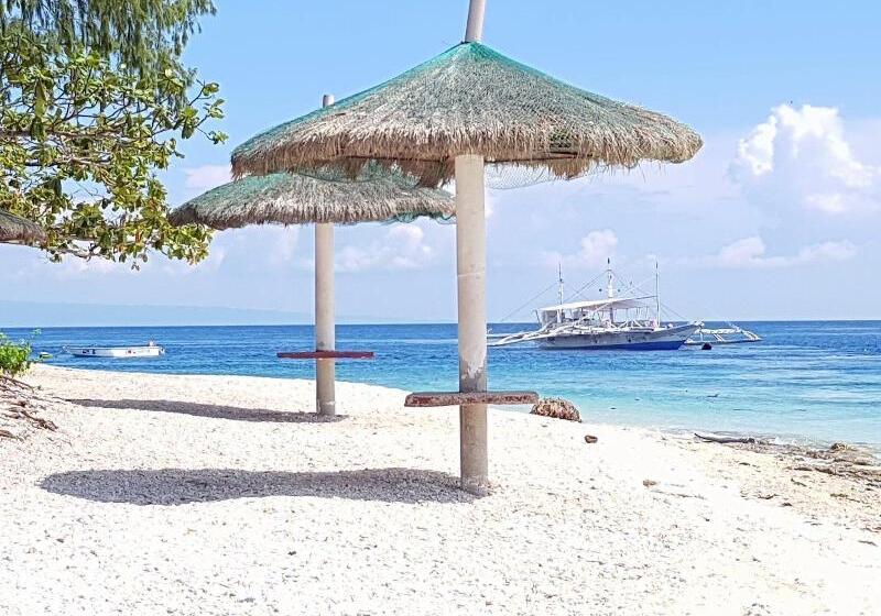 Pension (Hôtel basse catégorie) Santander Pebble Beach Resort