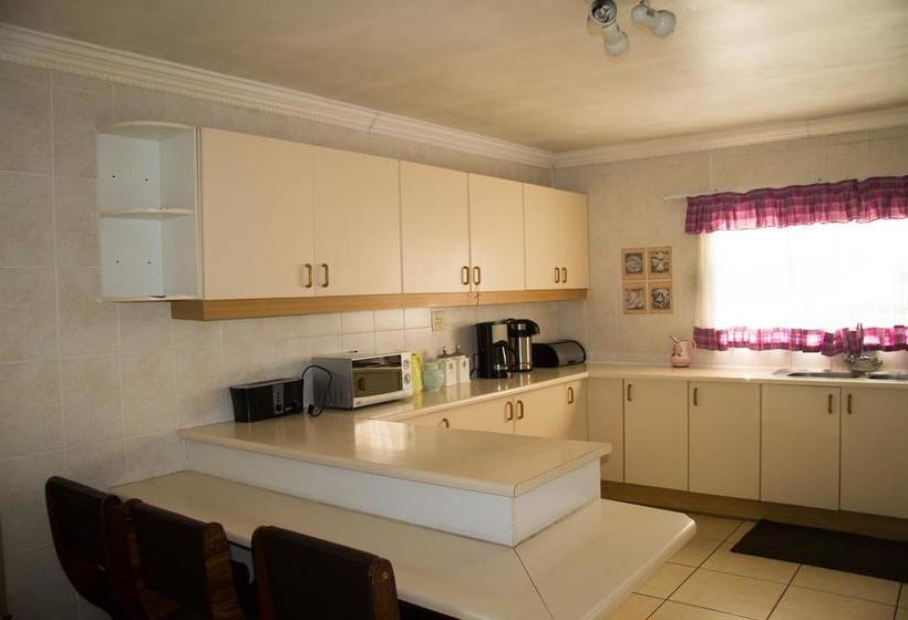 Phokeng Gardens Bed And Breakfast