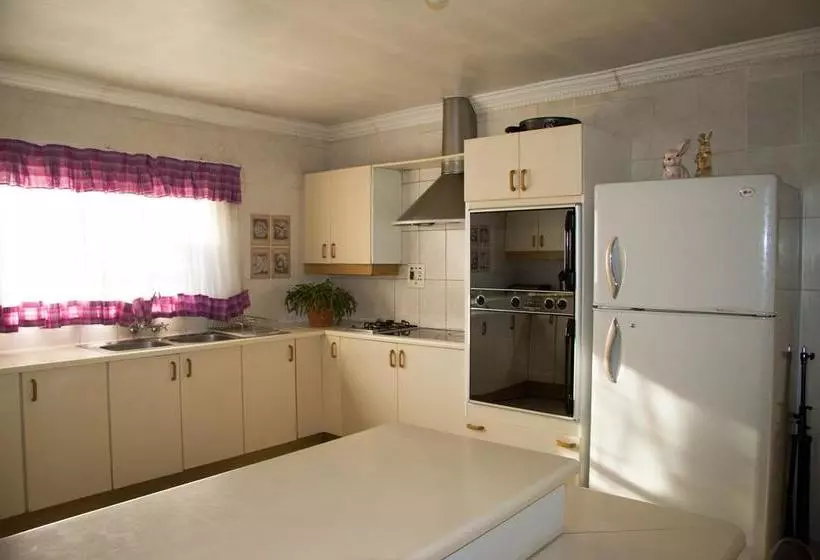 Phokeng Gardens Bed And Breakfast