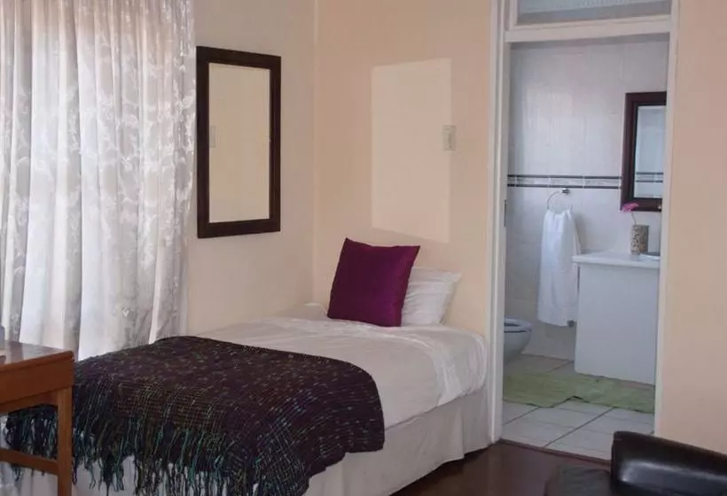 Phokeng Gardens Bed And Breakfast