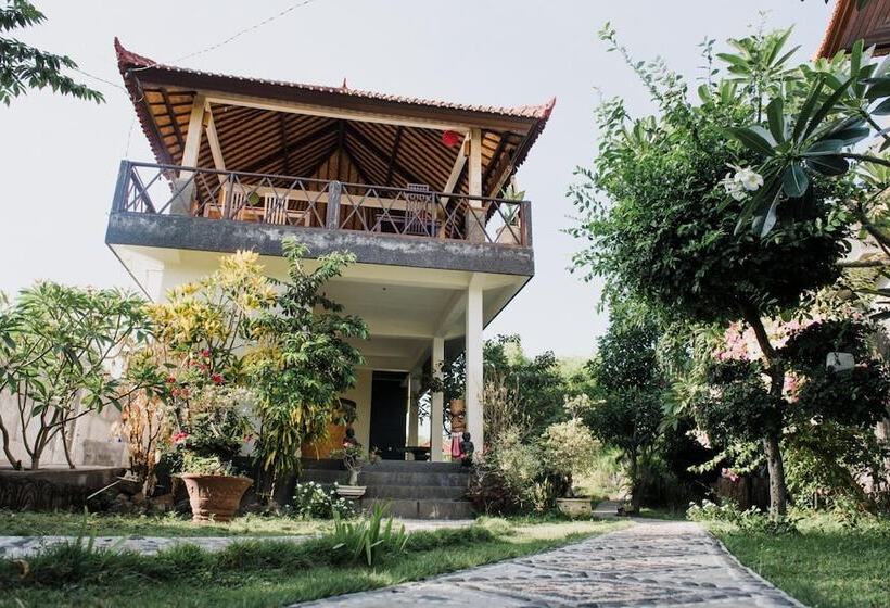 Segara Tegeh   Hostel