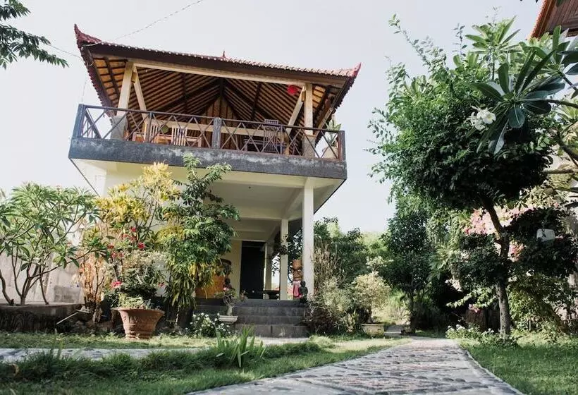 Segara Tegeh Hostel