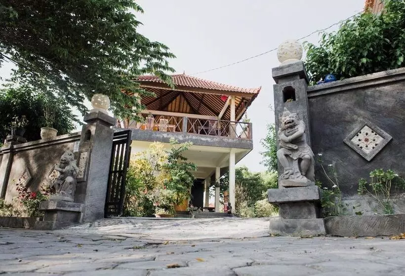 Segara Tegeh Hostel