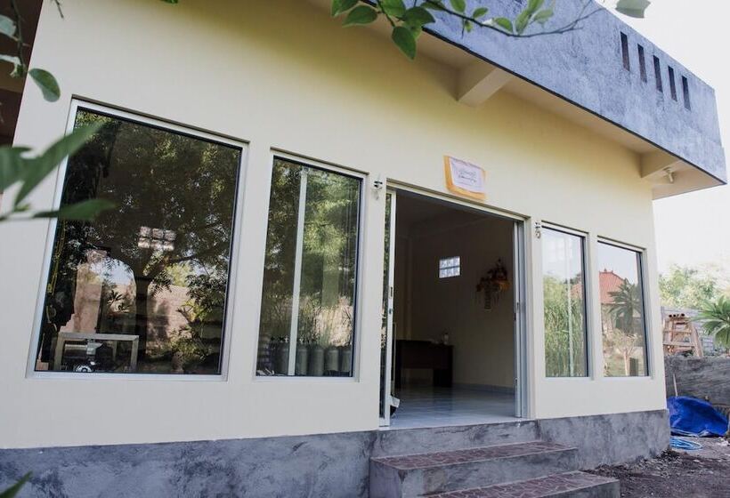 Segara Tegeh   Hostel