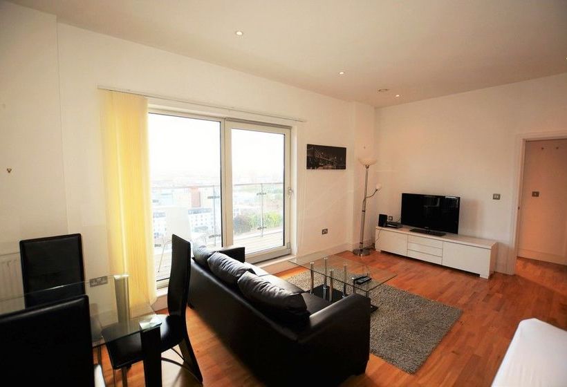Zen Apartments   City Airport London