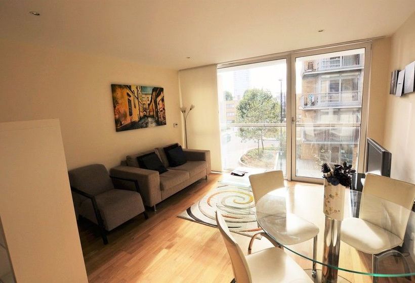 Zen Apartments   City Airport London