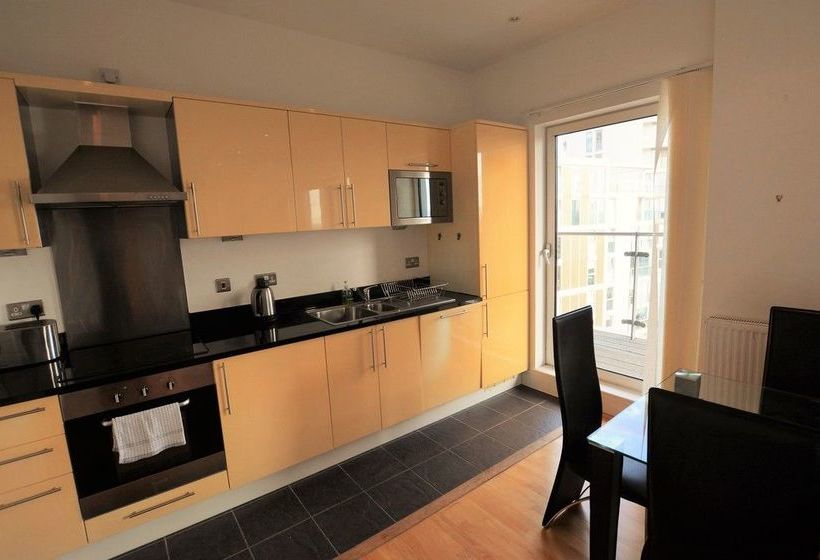Zen Apartments   City Airport London