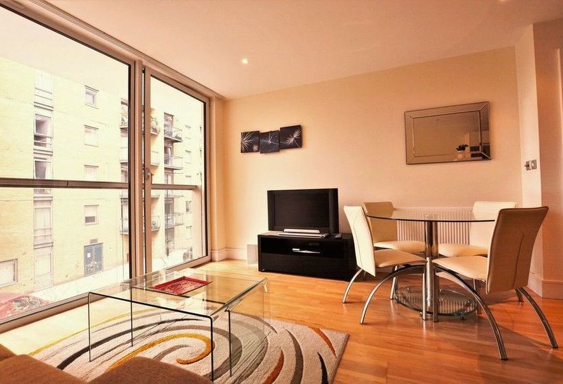 Zen Apartments   City Airport London