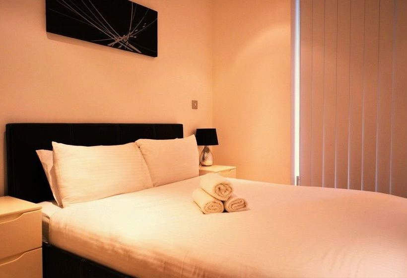 Zen Apartments   City Airport London