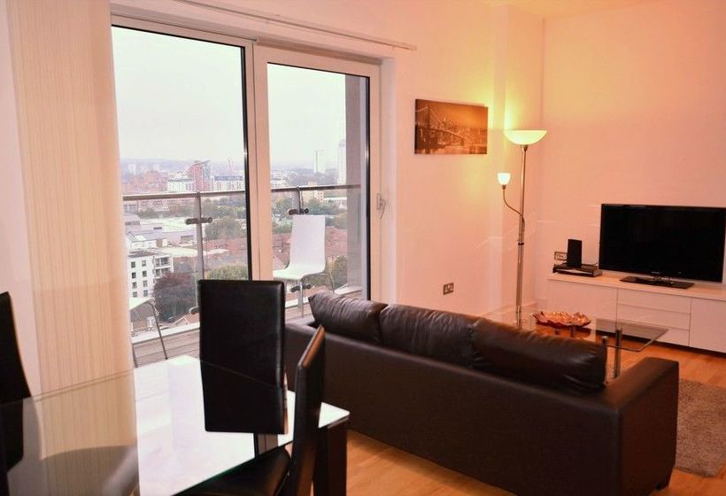 Zen Apartments   City Airport London