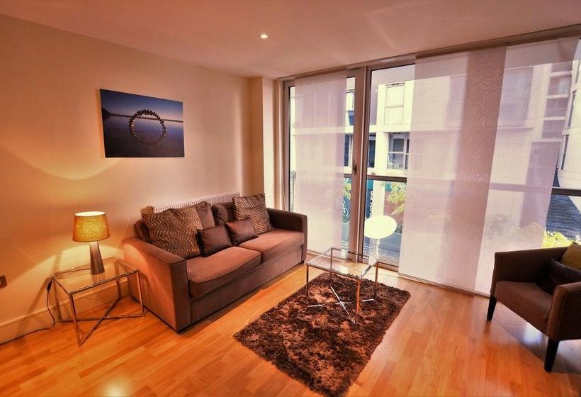 Zen Apartments   City Airport London