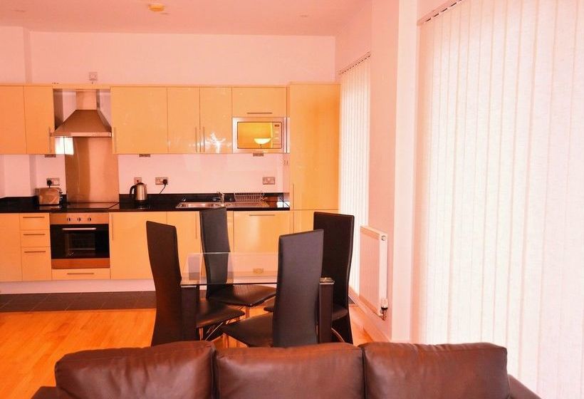 Zen Apartments   City Airport London