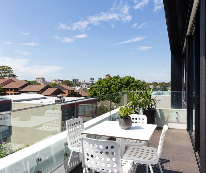 Apartment  East Central