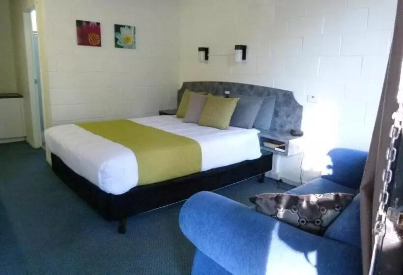 Azalea Motel