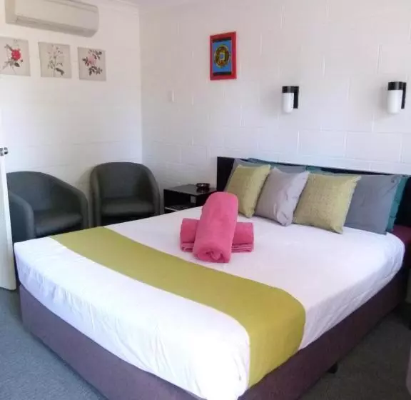 Azalea Motel