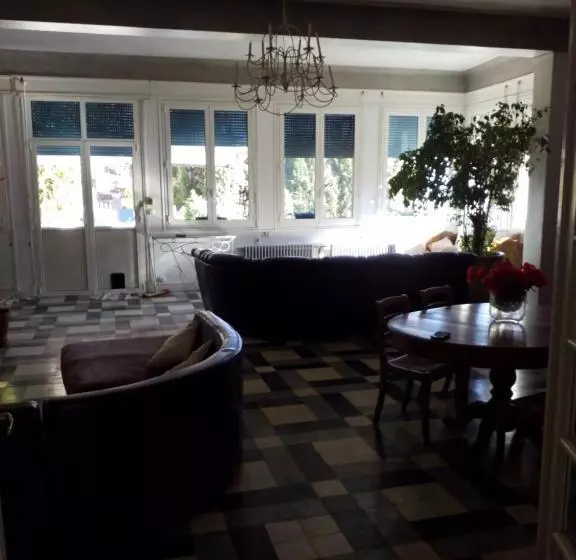تختخواب و صبحانه L Oustalounet Chambres D Hotes
