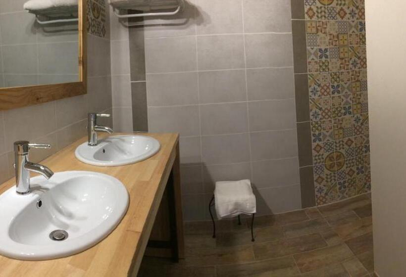 مبيت وإفطار Mas Auroma