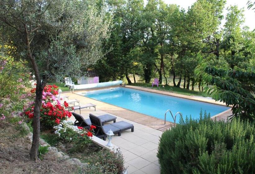 مبيت وإفطار Mas Auroma