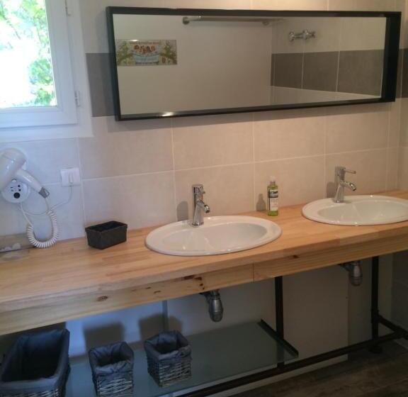 مبيت وإفطار Mas Auroma